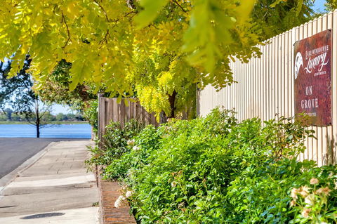 Lake Wendouree Luxury Apartments On Grove - Adwords Guide 9
