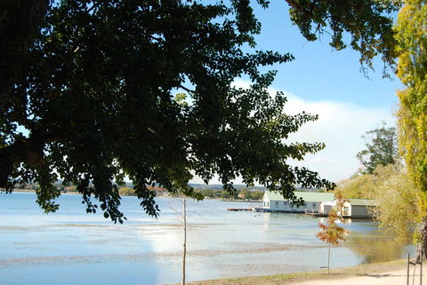Lake Wendouree Luxury Apartments On Grove - Adwords Guide 15