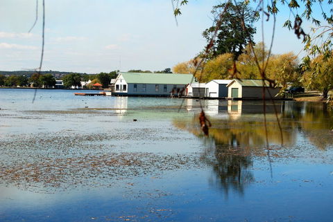 Lake Wendouree Luxury Apartments On Grove - Adwords Guide 12