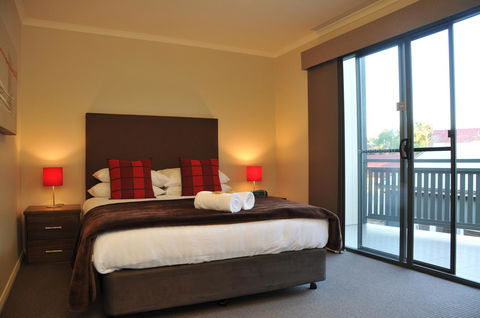 National Hotel Complex Bendigo - Adwords Guide 28