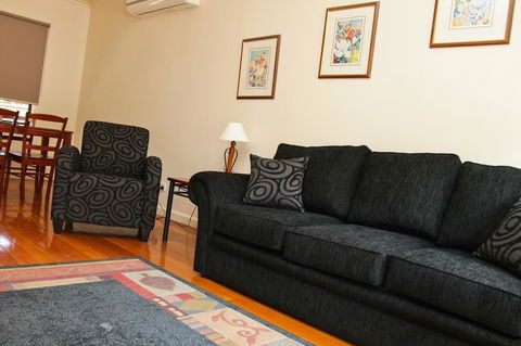 National Hotel Complex Bendigo - Adwords Guide 19