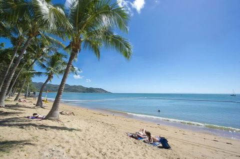 Maggies Beachfront Apt. 8 - Adwords Guide 1