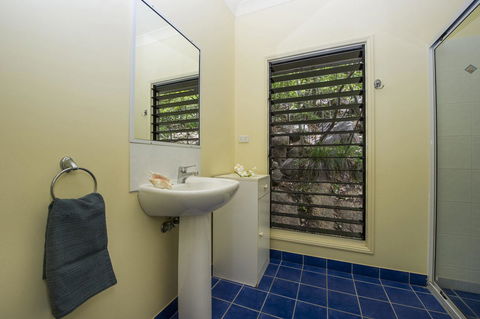 Manyana, 3 Opalia Court - Adwords Guide 1