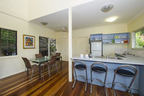 Manyana, 3 Opalia Court - Adwords Guide 5