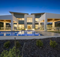 Luxury Canal Front Holiday House - Adwords Guide