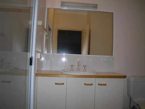 Ground Floor, Family Unit On The Canal With Free WIFI! - Adwords Guide 3