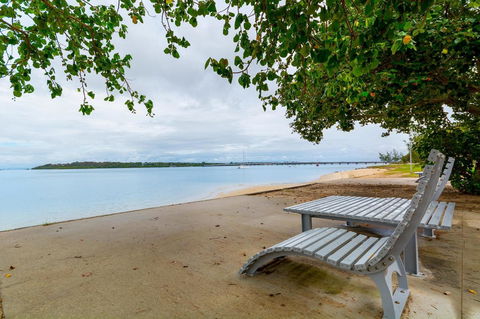 Fishing And Swimming At Your Doorstep - Sylvan Beach Esp, Bellara - Adwords Guide 1