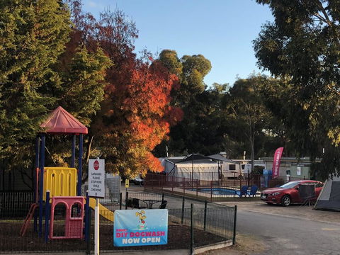 Acacia Caravan Park & Holiday Units - Adwords Guide 0