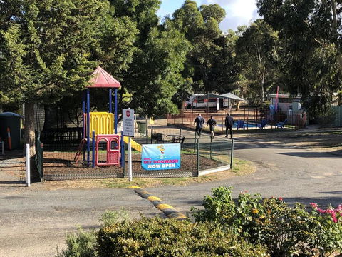 Acacia Caravan Park & Holiday Units - Adwords Guide 1