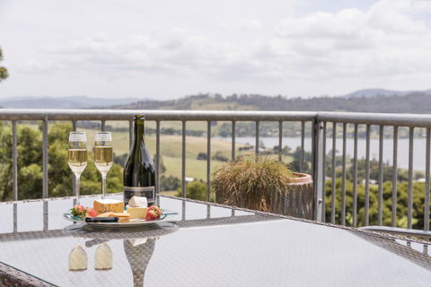 Armalong Winery Chalets - Adwords Guide 0