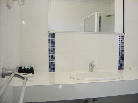 Avaleen Lodge Motor Inn - Adwords Guide 1