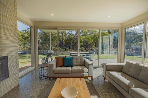 Baileys Beach House - Adwords Guide 3