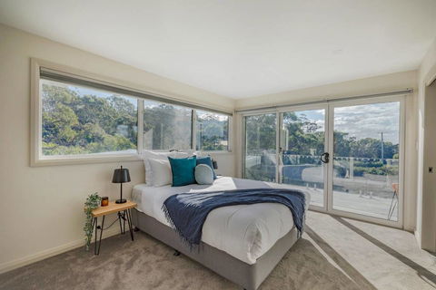 Baileys Beach House - Adwords Guide 1