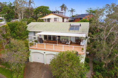 Barefoot Top Floor, 32 Skyline Crescent, Crescent Head - Adwords Guide 3