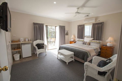 Batemans Bay Manor - Bed And Breakfast - Adwords Guide 0