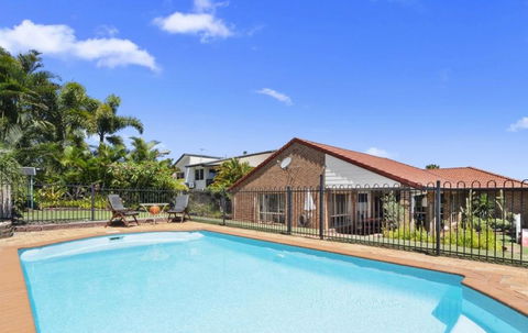 BB233 Banksia Beach Family Home - 4 Bedrooms - Adwords Guide 0