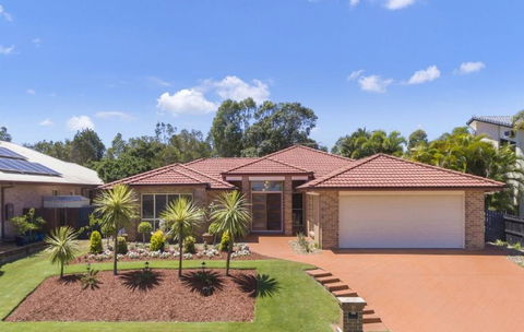 BB233 Banksia Beach Family Home - 4 Bedrooms - Adwords Guide 2