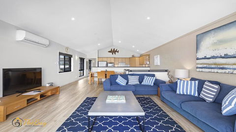 Beach House 72A Marine Drive - Fingal Bay - Adwords Guide 2