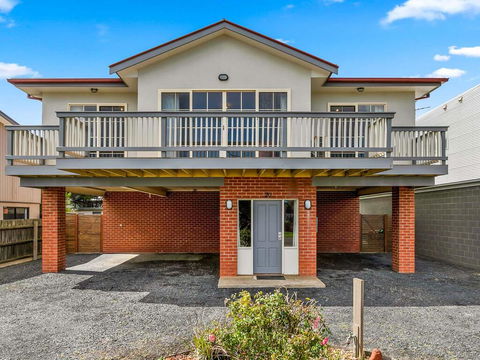 Beach House Phillip Island - Adwords Guide 0