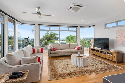 Beach Road Luxury With Ocean Views - Adwords Guide 0