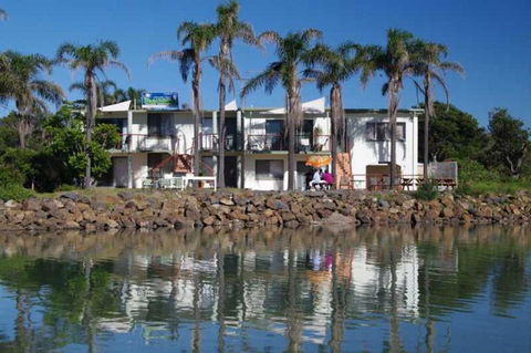 Beachfront 1, 25 Willow Street - Adwords Guide 0
