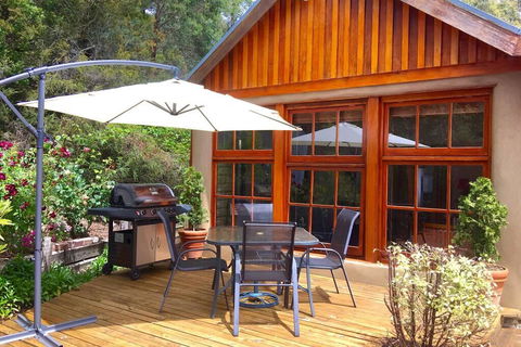 BEAUTIFUL RETREAT - 20 Mins To CBD And Only 10 Mins To MONA! - Adwords Guide 1