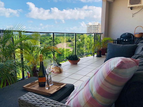Beautiful Spacious City Apartment With Views Out To The Arafura Sea - Adwords Guide 0