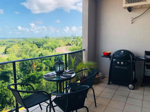 Beautiful Spacious City Apartment With Views Out To The Arafura Sea - Adwords Guide 1