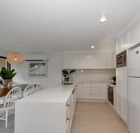 BEAUTIFULLY RENOVATED OCEANSIDE APARTMENT - Adwords Guide