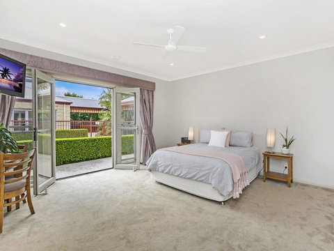 BEL MIREN - DUSTY MILLER - Adwords Guide 1