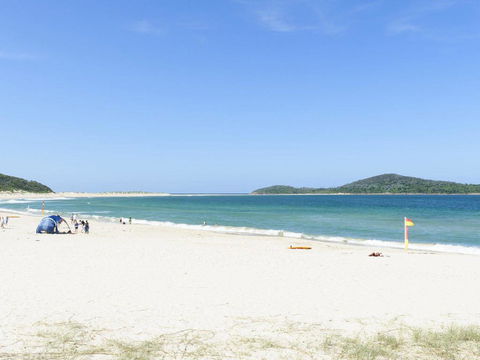 Bombora @ Fingal Bay - Adwords Guide 1