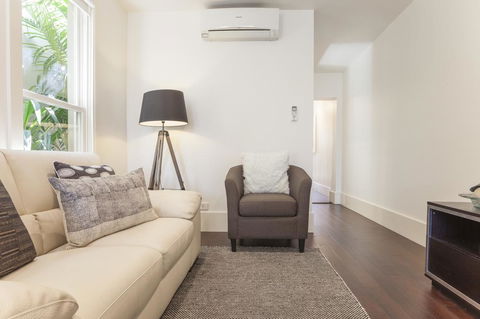 Boutique Stays - South Yarra Lane - Adwords Guide 3