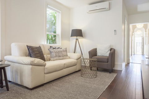 Boutique Stays - South Yarra Lane - Adwords Guide 2