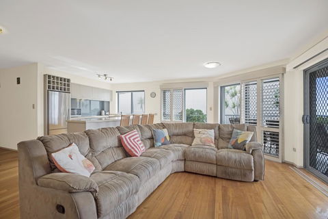 Breakwater Views Apartments - Adwords Guide 0