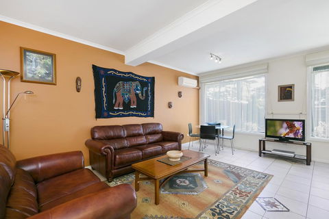 Black Dolphin Waterfront Apartment - Adwords Guide 0