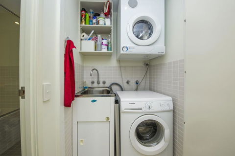 Blue On Blue Apartment 332 - Adwords Guide 3