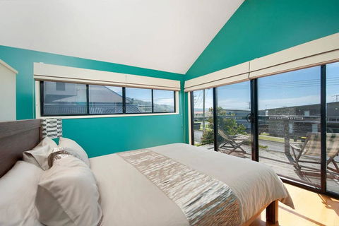 BLUE SKYES - Family Home With Balcony & Views. - Adwords Guide 2