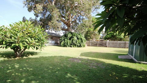 Briney Mia At Hat Head - Adwords Guide 2