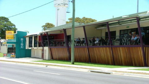 Bring The Family, Dog And The Boat To Welsby Pde, Bongaree - Adwords Guide 1