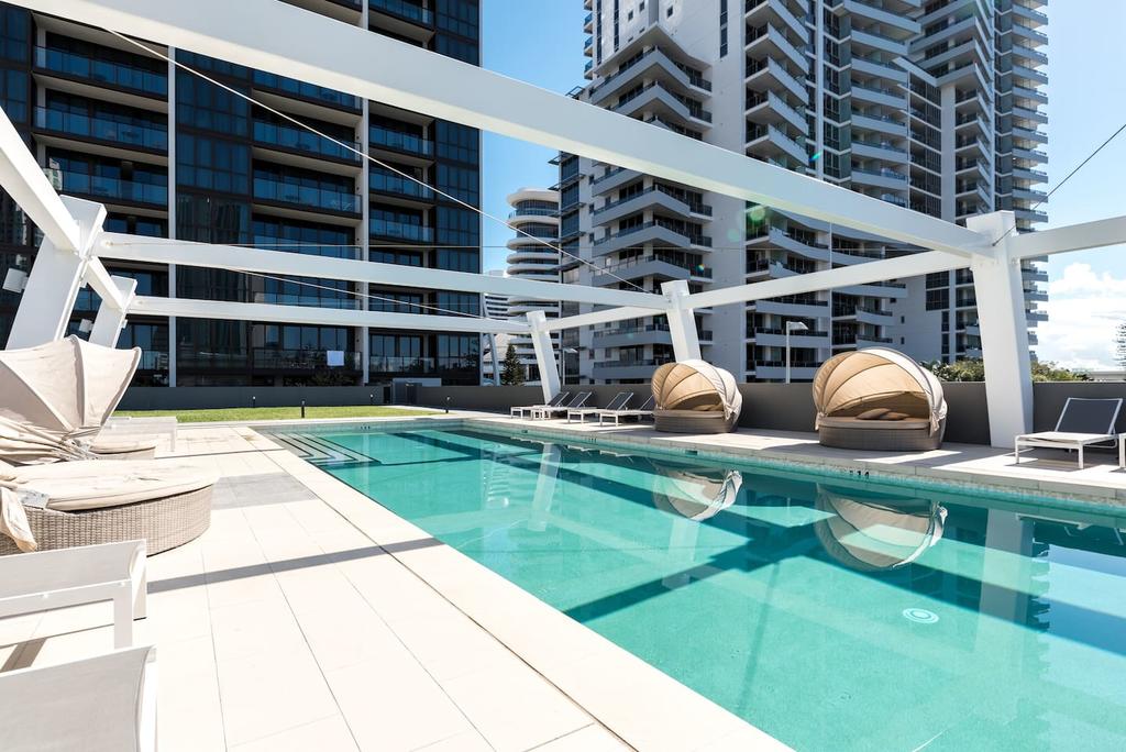 Broadbeach 2 Bedroom FREE WIFI Netflix  Parking Broadbeach