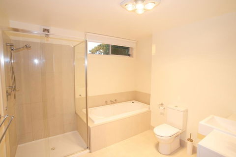 Broadbeach Inverloch Resort - Adwords Guide 1
