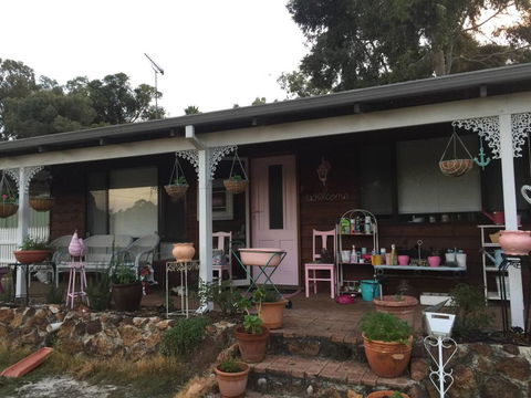 Byfield Road Homestay - Adwords Guide 1