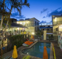 Byron Bay YHA - Adwords Guide