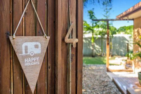 Byron Beachside Bungalow - Adwords Guide 0