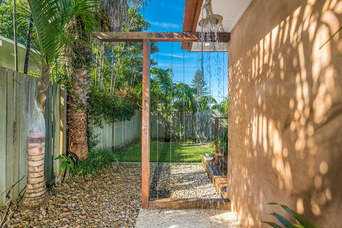 Byron Beachside Bungalow - Adwords Guide 2