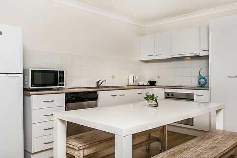 Byron Lakeside Holiday Apartments - Adwords Guide 1