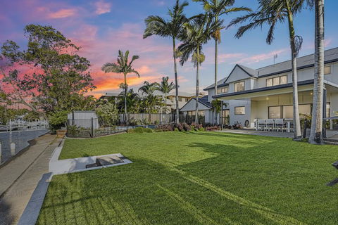CANAL HOME NEAR MOOLOOLABA - Adwords Guide 0