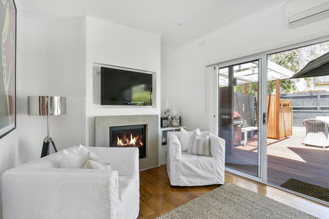 Capella Villa No. 3 - Luxurious Beachside Style - Adwords Guide 1