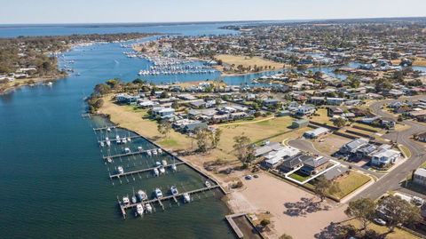 Captains Hideaway - Jetty Berth And Pet Friendly - Adwords Guide 0
