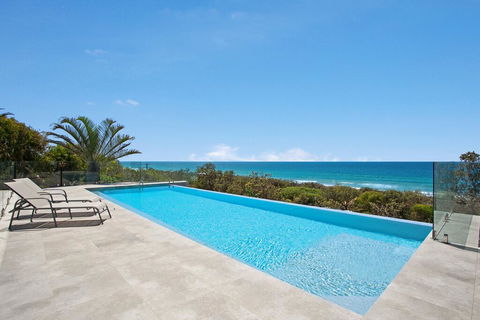 Castaways Beach Escape - Adwords Guide 1